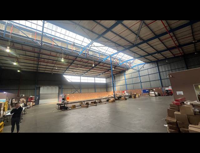 2,594M² WAREHOUSE TO LET IN SPARTAN